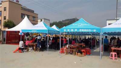 四川太陽傘帳篷生產(chǎn)訂制工廠 專業(yè)定制，品質(zhì)與實用并重